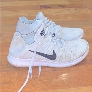 White Fly-knit Nike Tennis Shoes